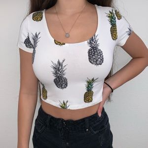🦋 Pineapple Print Forever 21 Crop Top 🦋